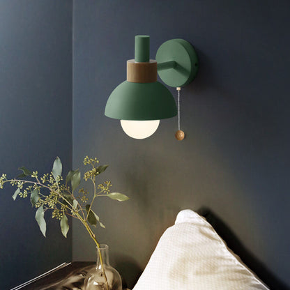 Moderne bunte Wandlampe im skandinavischen Stil