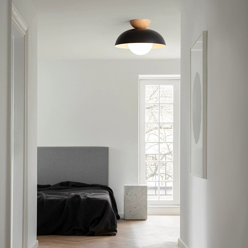 Moderne minimalistische Halbeinbau-Deckenleuchte