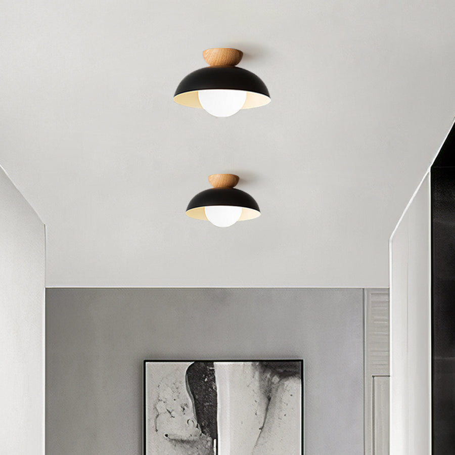 Moderne minimalistische Halbeinbau-Deckenleuchte