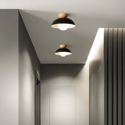 Moderne minimalistische Halbeinbau-Deckenleuchte