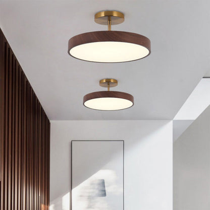 Skandinavische Deckenlampe mit Holzoptik und goldenem Rahmen
