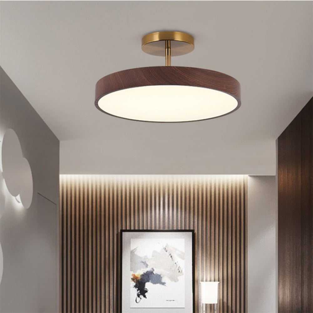 Skandinavische Deckenlampe mit Holzoptik und goldenem Rahmen