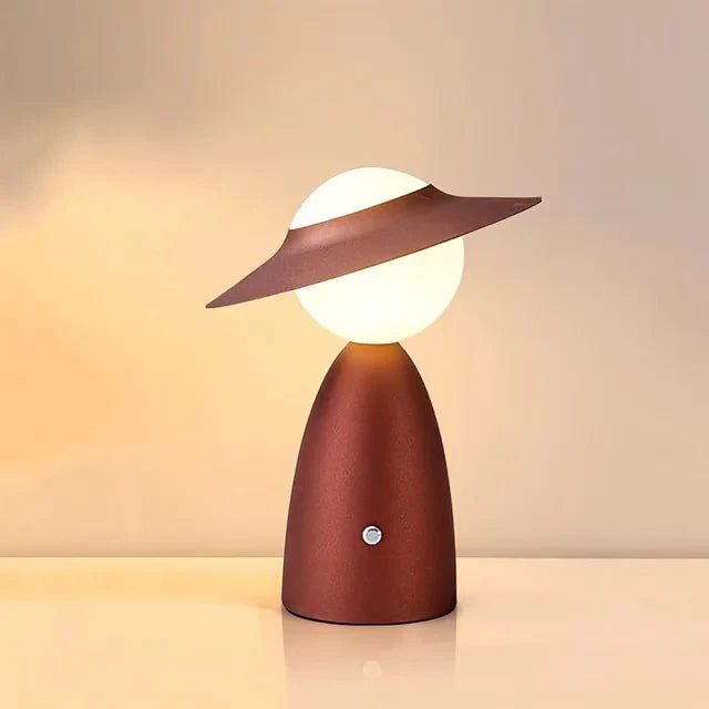 Kabellose Lampe mit Ladefunktion und warmem LED-Licht im abstrakten Design