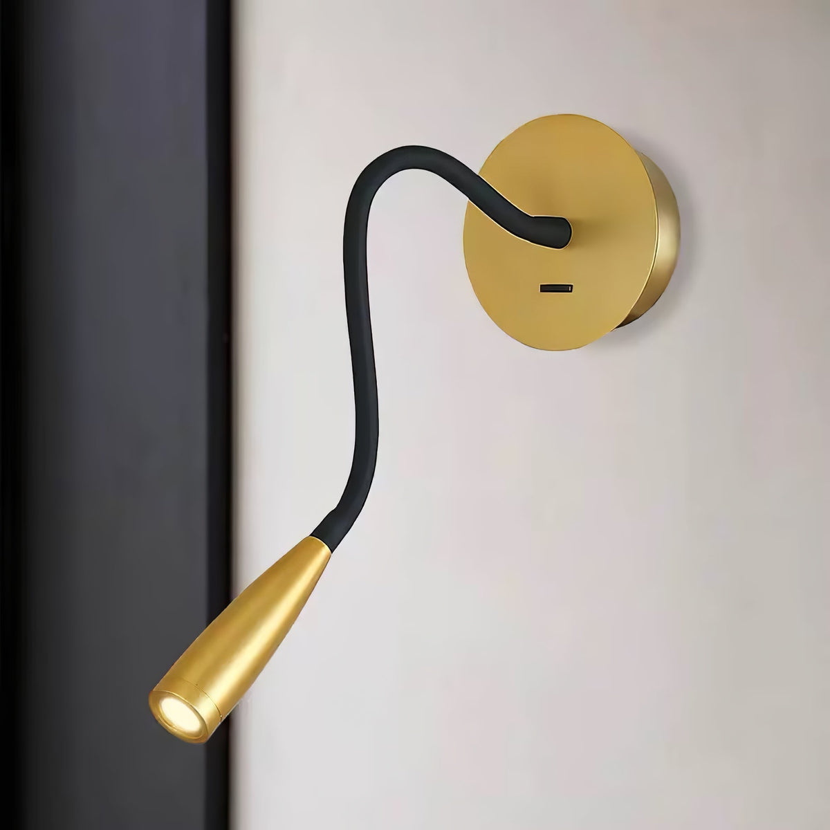 Rota – Verstellbare Wandleuchte mit integrierter LED und drehbarem Schirm