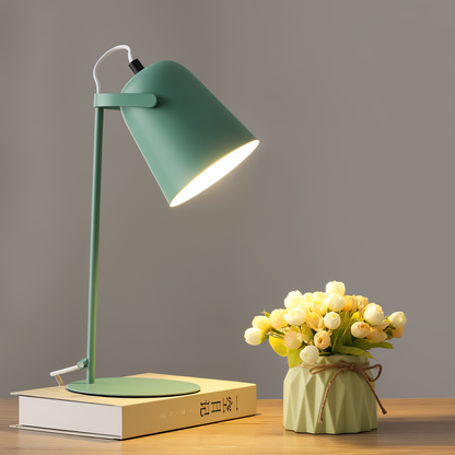 Bunte Schreibtischlampe im skandinavischen Stil – Trendiges Accessoire für jeden Schreibtisch