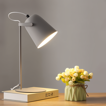 Bunte Schreibtischlampe im skandinavischen Stil – Trendiges Accessoire für jeden Schreibtisch