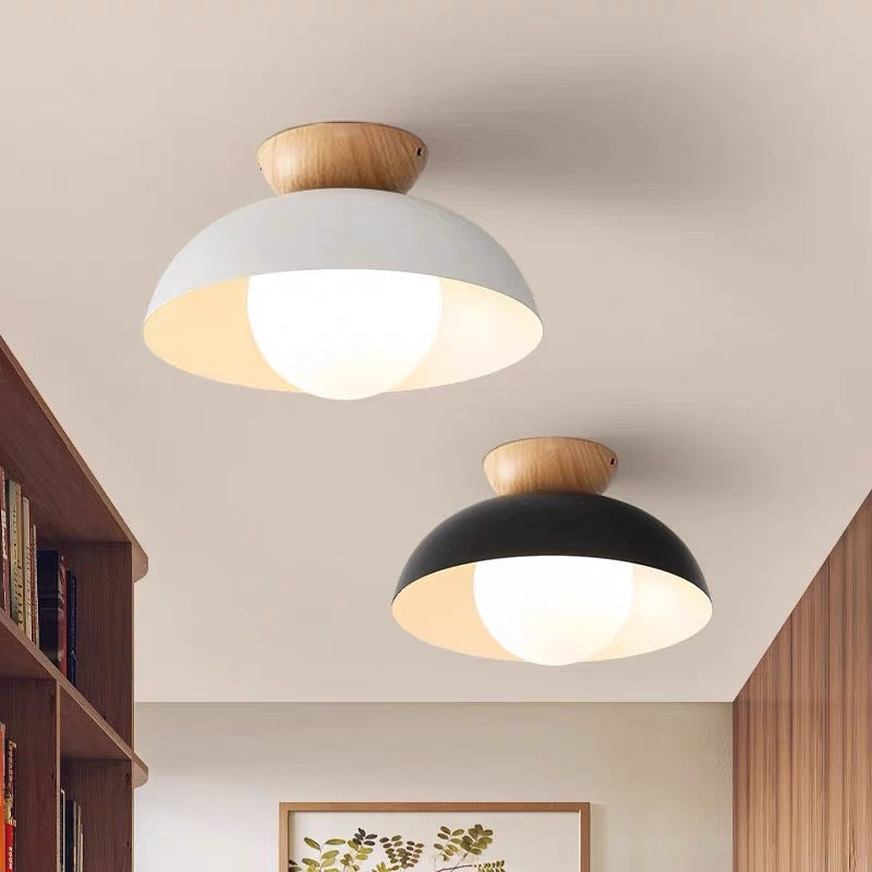 Moderne minimalistische Halbeinbau-Deckenleuchte