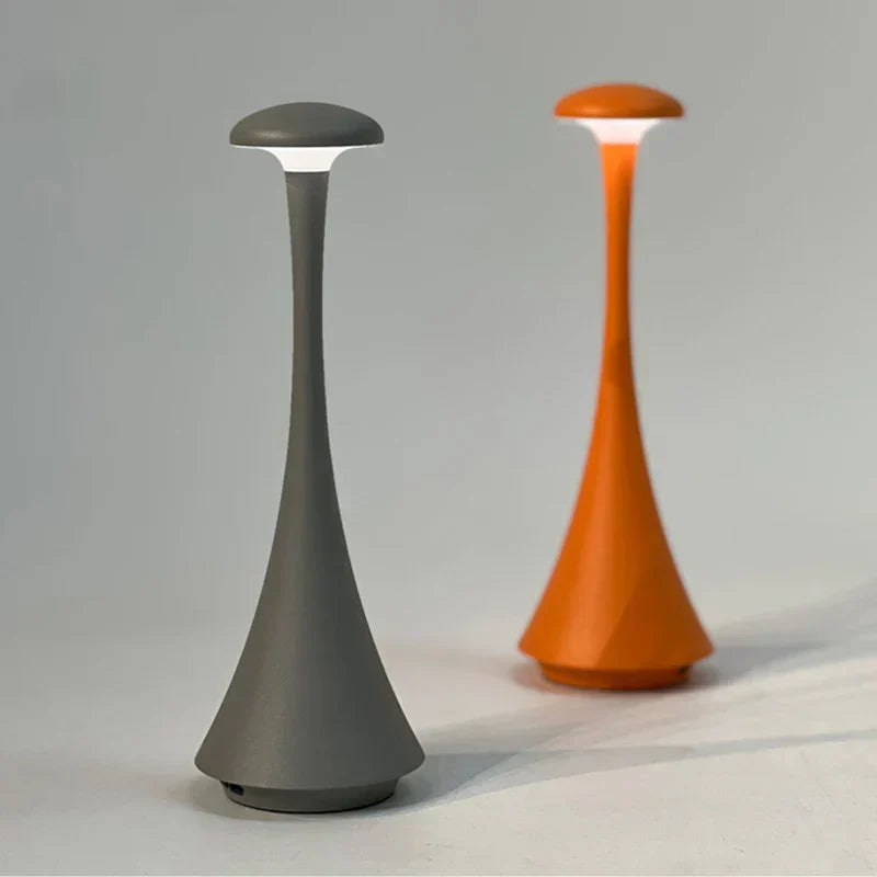 Minimalistische kabellose LED-Tischlampe im skandinavischen Stil