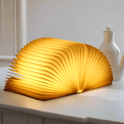 Booky – Elegante LED-Tischlampe im Buchdesign mit eingebautem Akku