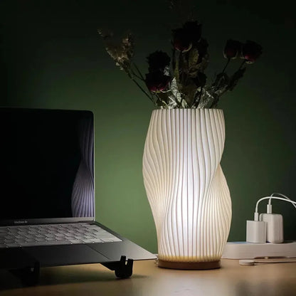 Gemütliche LED-Tischlampe mit Dimmfunktion und stilvollem Wellenmuster