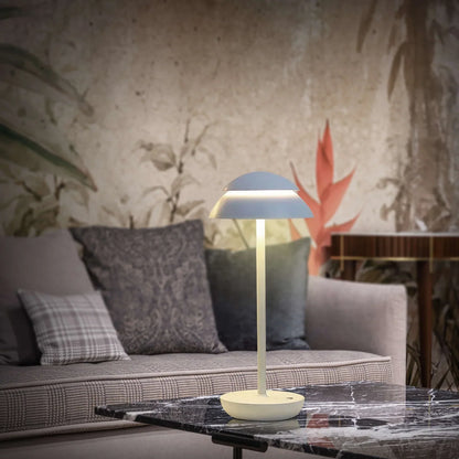 Stilvolle Aluminium-Tischlampe mit Dimmfunktion