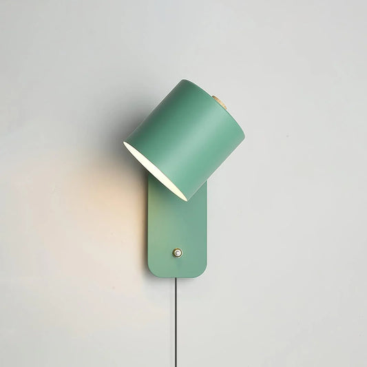 Elegante minimalistische Steckdosen-Wandleuchte – flexibel verstellbares Licht