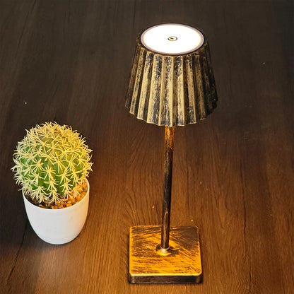 Mara – Akku-Tischlampe Klassisch mit Plissee-Schirm und dimmbarer LED