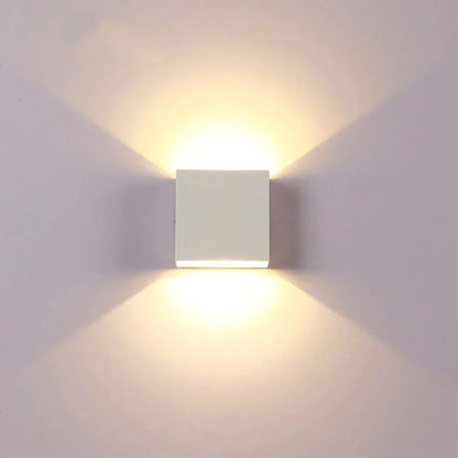 Kabo – Design-Wandlampe mit Bewegungssensor und minimalistischem Design