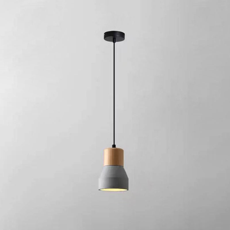 Moderne Hängeleuchte aus Zement und Holz im Industrial-Design