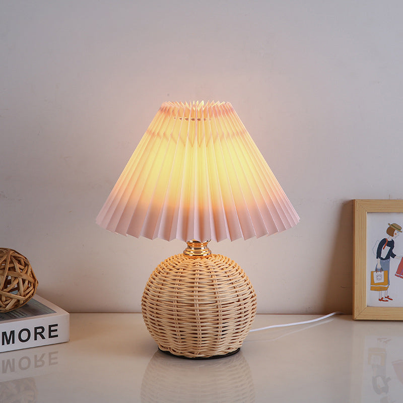 Skandinavische Tischlampe mit Stoffschirm – USB-Anschluss & stufenlose Dimmfunktion für die perfekte Stimmung