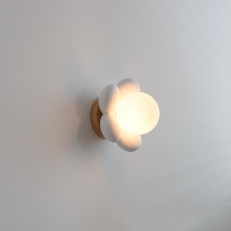 Moderne Keramik-Wandleuchte mit Holzdetail – Für Schlafzimmer und Wohnzimmer
