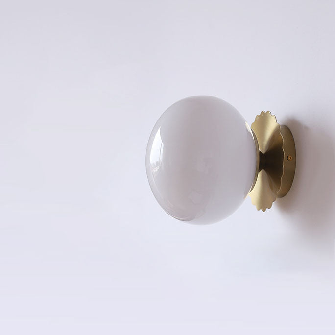 Moderne Wandlampe aus Glas und Eisen – erhältlich in Rosa, Beige und Weiß
