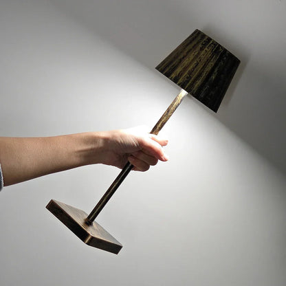 Mara – Akku-Tischlampe Klassisch mit Plissee-Schirm und dimmbarer LED