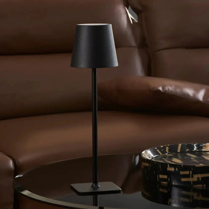 Lio – Dimmbare Akku-Tischlampe für Innen und Außen