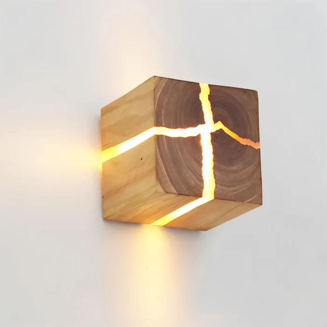 Stilvolle Holz-Wandlampe mit warmem LED-Licht