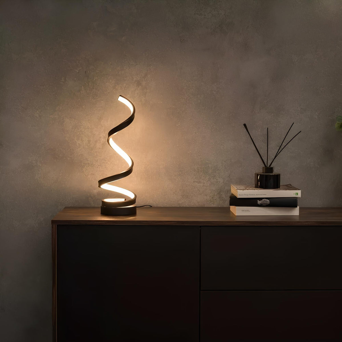 Industrielle Spiral-LED-Lampe mit Dimmfunktion und modernem Design