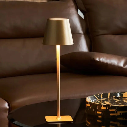 Lio – Dimmbare Akku-Tischlampe für Innen und Außen