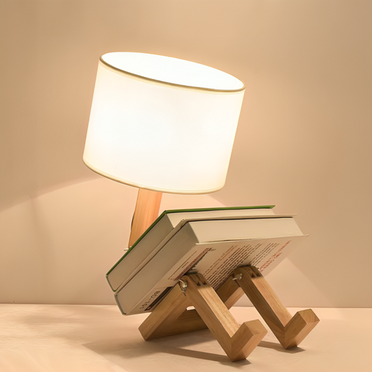 Elegante skandinavische Tischlampe mit Bücherregal
