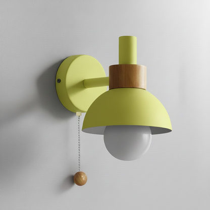 Moderne bunte Wandlampe im skandinavischen Stil