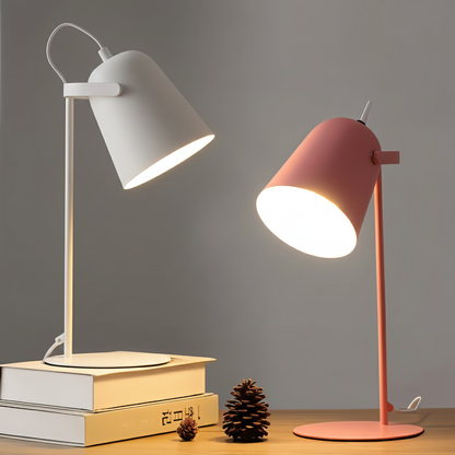 Bunte Schreibtischlampe im skandinavischen Stil – Trendiges Accessoire für jeden Schreibtisch