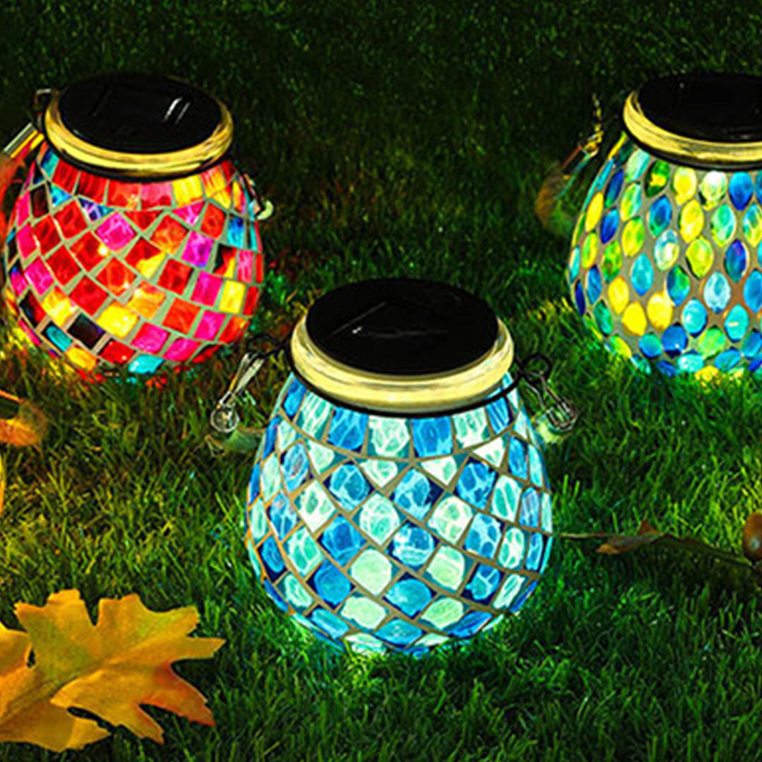 Handgefertigte bunte Solarleuchte für den Garten – Glasmosaik mit magischem Lichtspiel