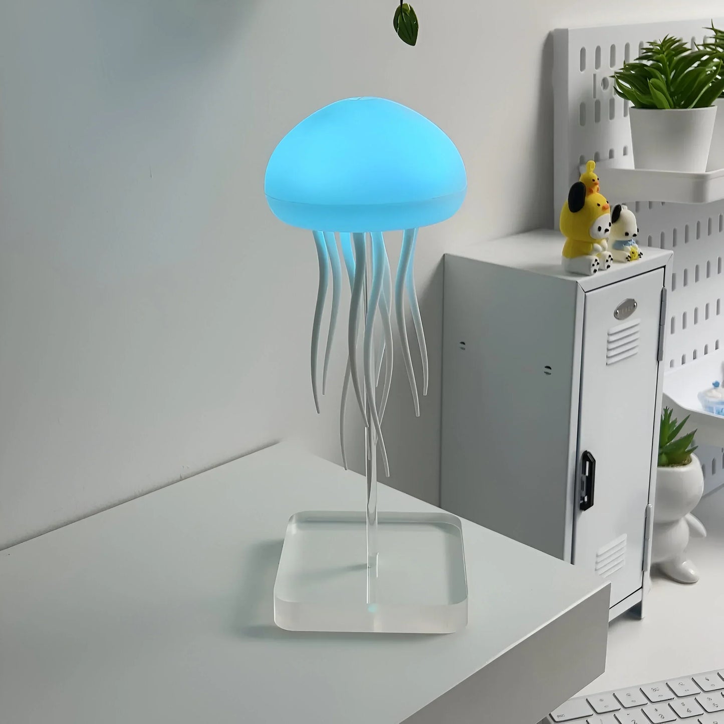 Aqua – LED-Quallenlampe Kwal mit dynamischen Tanzeffekten und praktischer Fernbedienung