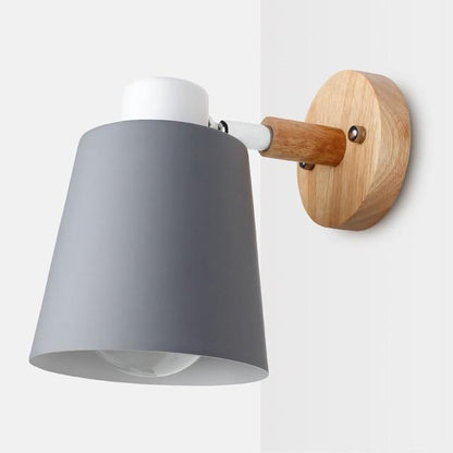 Skandinavische Wandlampe aus Eisen und Holz