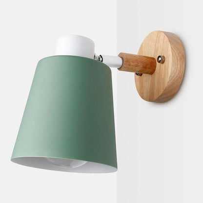 Skandinavische Wandlampe aus Eisen und Holz