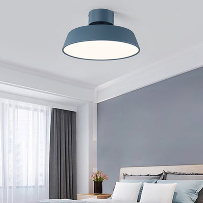 Skandinavische LED-Deckenleuchte mit Acrylschirm