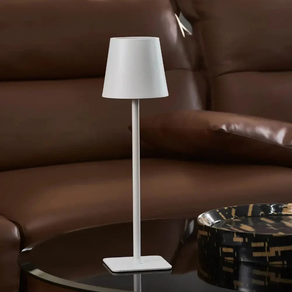 Lio – Dimmbare Akku-Tischlampe für Innen und Außen