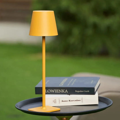 Lio – Dimmbare Akku-Tischlampe für Innen und Außen